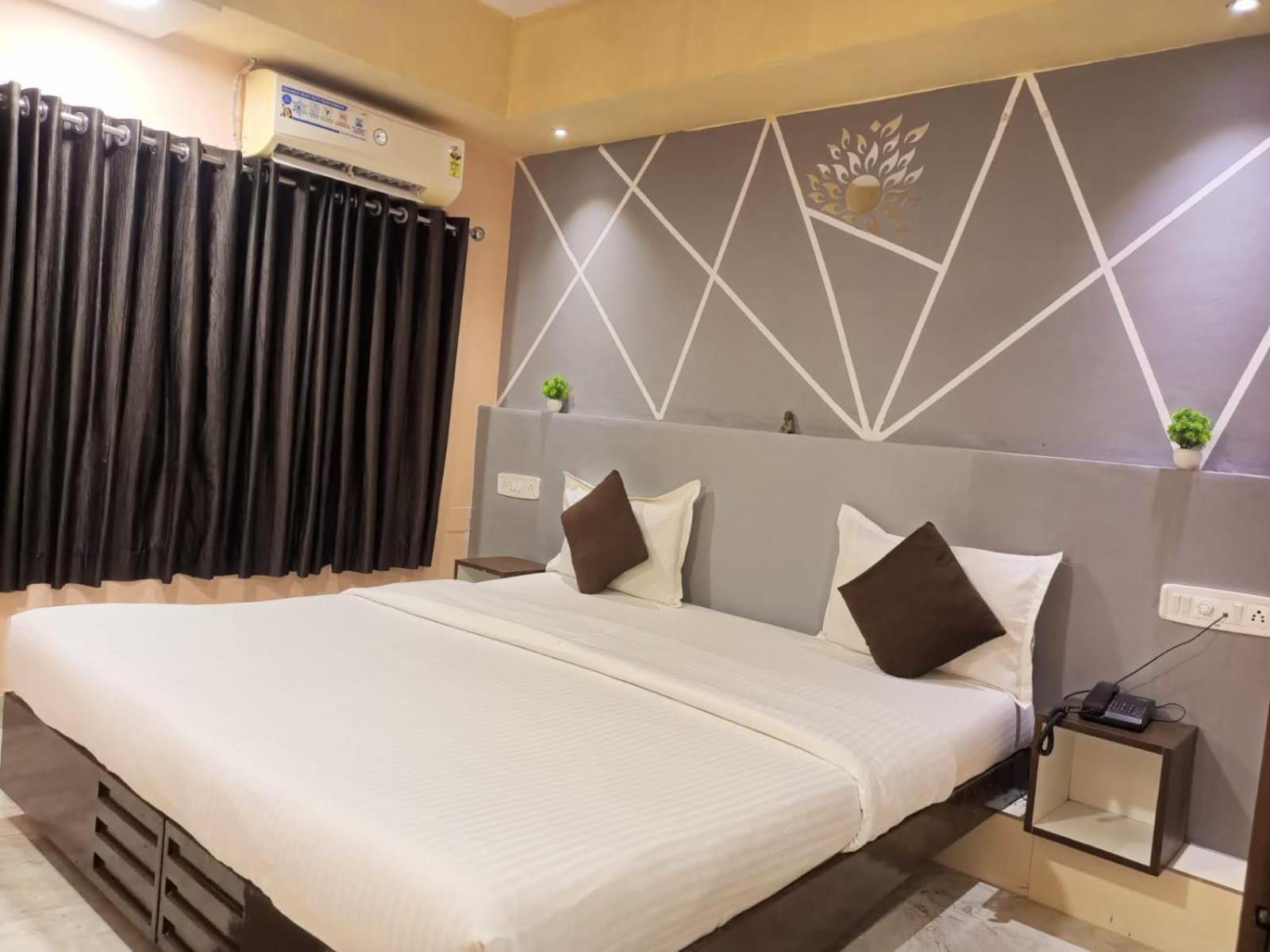 Hotel Harmony Jāmnagar Eksteriør bilde